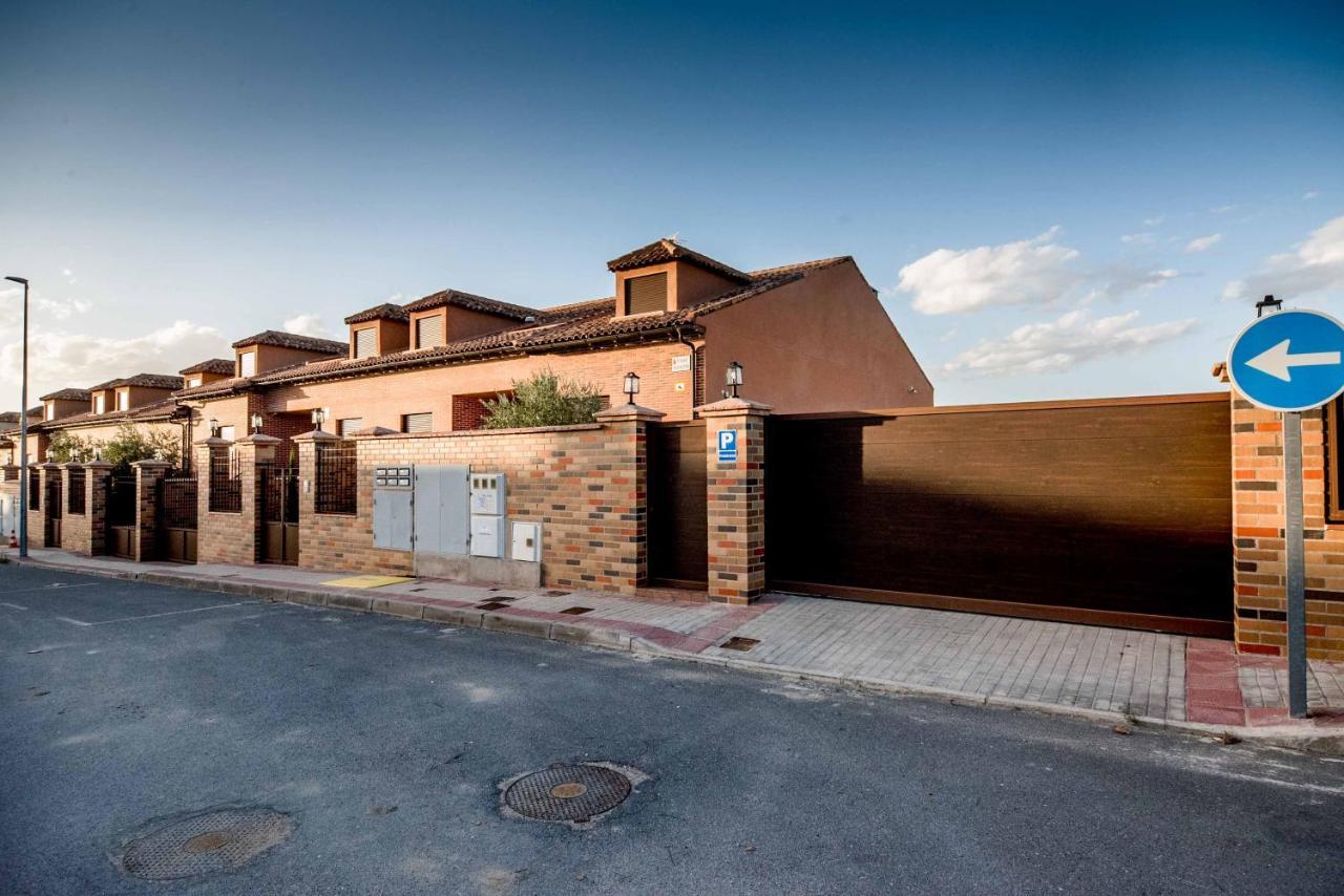 Apartamentos Al Paso De Toledo, Puy Du Fou A 10Km Burguillos de Toledo Bagian luar foto